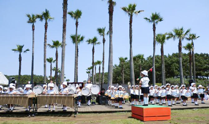 第10回辻堂海浜公園まつりでマーチング演奏を行いました