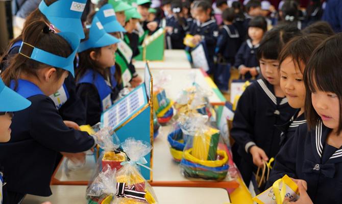 英語でお店やさんごっこ （聖和学院幼稚園・聖和学院第二幼稚園）