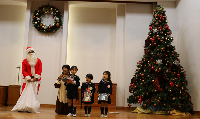 クリスマス燭火礼拝 (聖和学院幼稚園・聖和学院第二幼稚園)