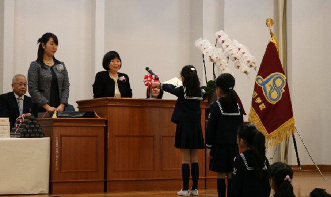 修了証書授与式 (聖和学院幼稚園・聖和学院第二幼稚園)