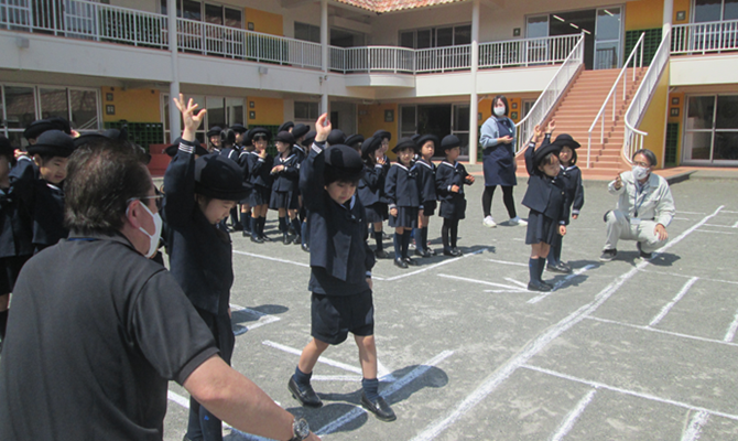 交通安全教室（聖和学院第二幼稚園　年中・年長組）