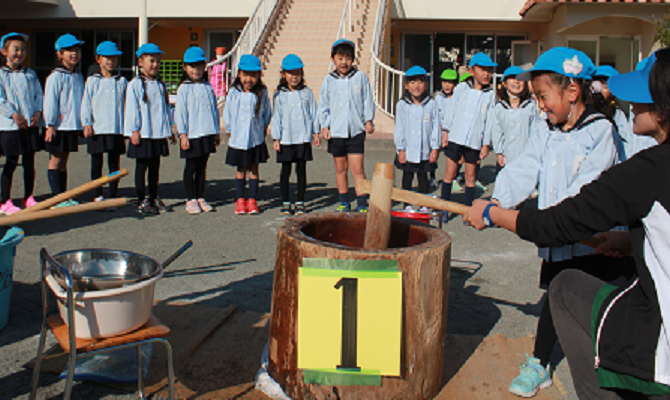 おもちつき会（聖和学院第二幼稚園）