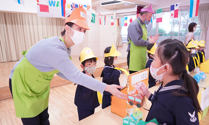 英語でお店やさんごっこ（聖和学院幼稚園・聖和学院第二幼稚園）