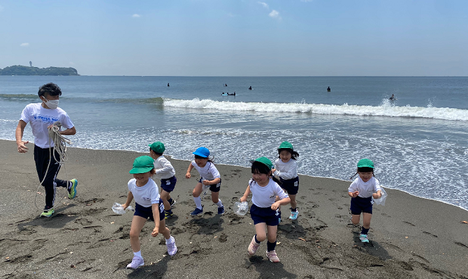 辻堂海岸で園外保育を行いました（聖和学院第二幼稚園）